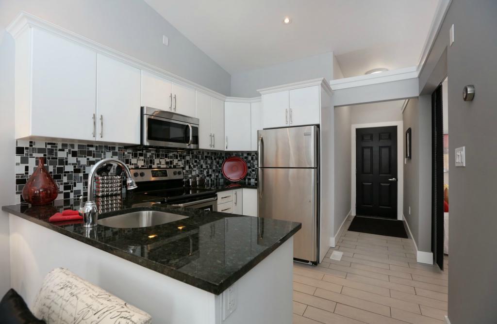 Hess Street: Kitchen
